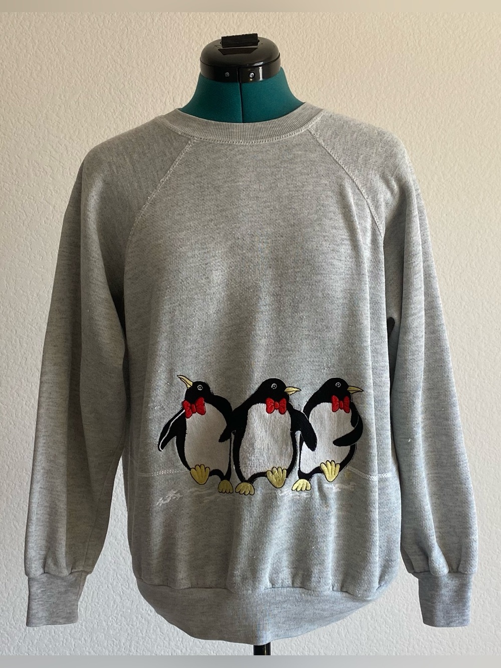 Vintage embroidered penguins raglan crewneck sweatshirt